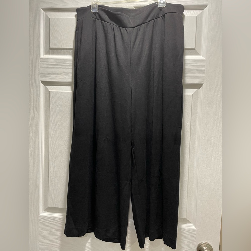 Lane Bryant black wide leg crop pants.